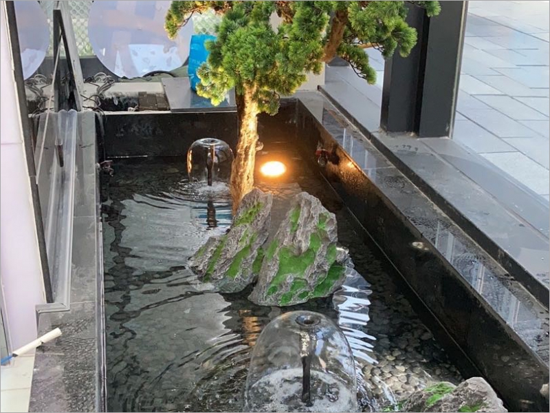 假山水池